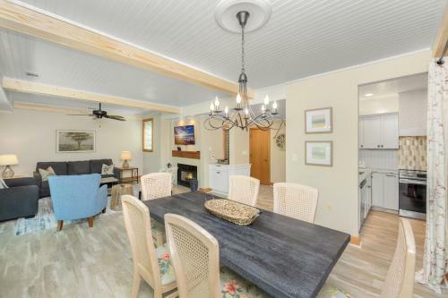 4906 Turtle Point Villa