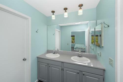4364 Windswept Villa