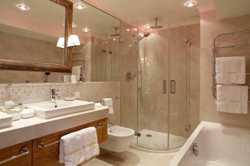 Sporthotel Lor�nser