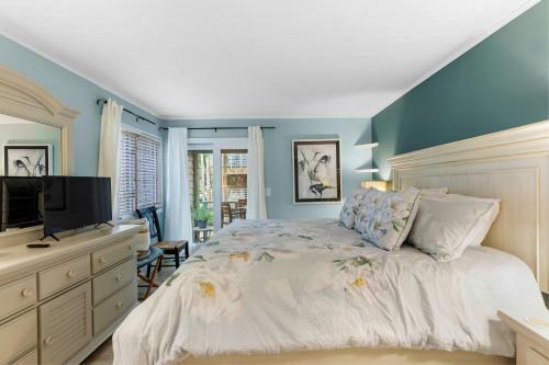 4405 Windswept Villa