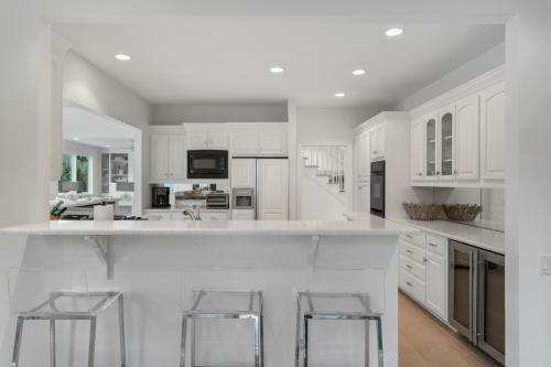20 Surfsong Road