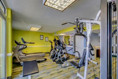 Aparthotel Oceanfront Condo Camelot By The Sea