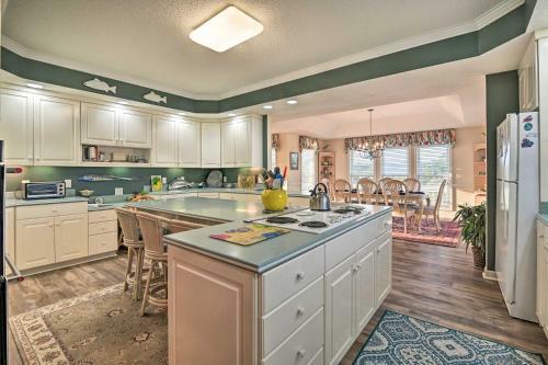 Riverfront N Myrtle Beach Home With Floating Dock!
