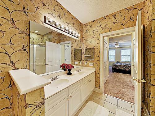 Apartamento Exclusive Greenbriar Condo With Golf & Beach Shuttle Condo