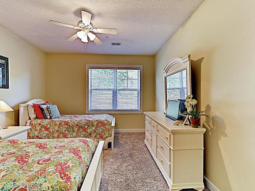 Apartamento Exclusive Greenbriar Condo With Golf & Beach Shuttle Condo