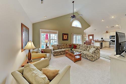 New Listing! Oceanside Village Beach Home With Pool Home