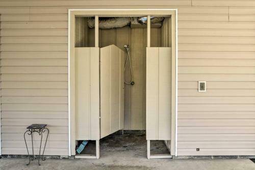 Canalfront Surfside Beach Home - Walk To Beach!