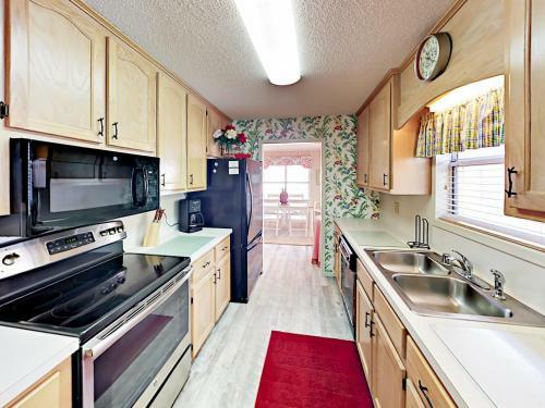 1027 North Sea Bridge Court Home