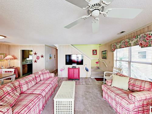 1027 North Sea Bridge Court Home