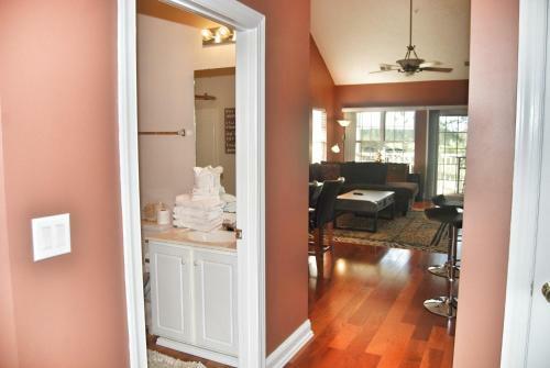 Apartamento 6000 Windsor Green Way 301 Condo