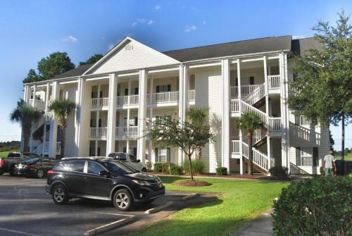 Apartamento 6000 Windsor Green Way 301 Condo