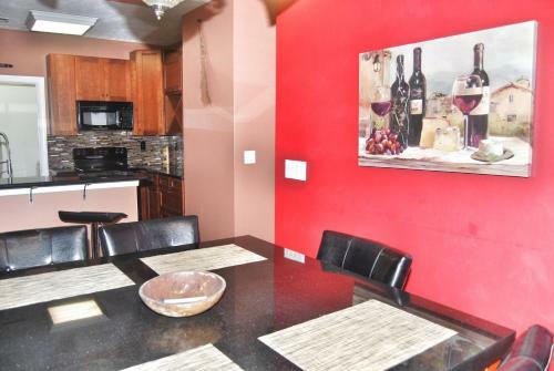 Apartamento 6000 Windsor Green Way 301 Condo