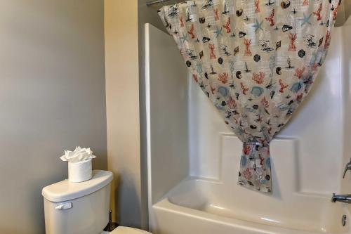 Myrtle Beach Home With Pool Access - Walk To Beach!