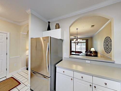 Apartamento New Listing! Coastal Condo With Pools On Golf Course Condo