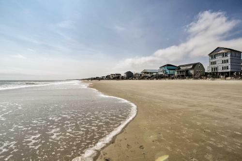 Oceanfront Oasis With Sundeck 12 Mi To Myrtle Beach