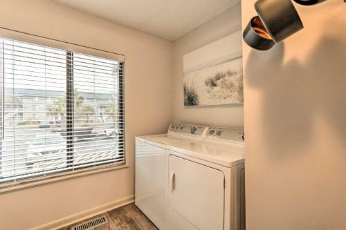 Apartamento Luxe Island Condo With Deck Play, Swim And Relax!