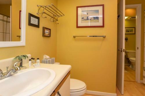 L 212 Harbor Island Condo