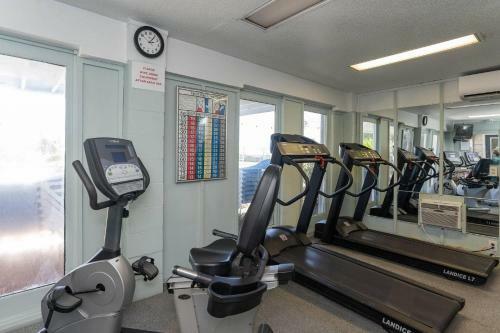 L 212 Harbor Island Condo