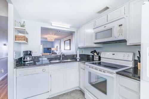 Harbor Island E204