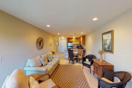 2123 Bay Point