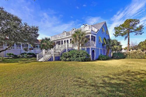 Charming Beach Home With Balconies & Lush Yard Home