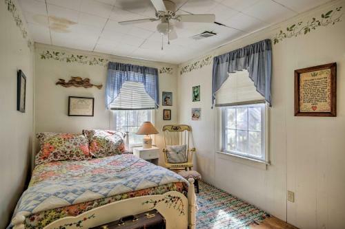 Charming Waterfront Ridgeway Cabin With Dock!