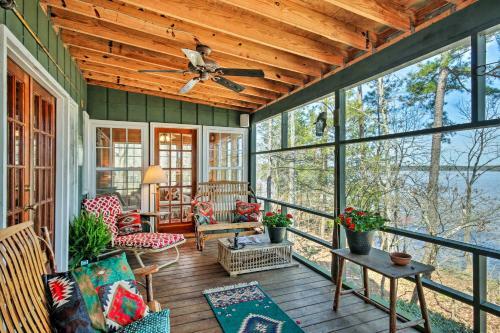 Charming Waterfront Ridgeway Cabin With Dock!