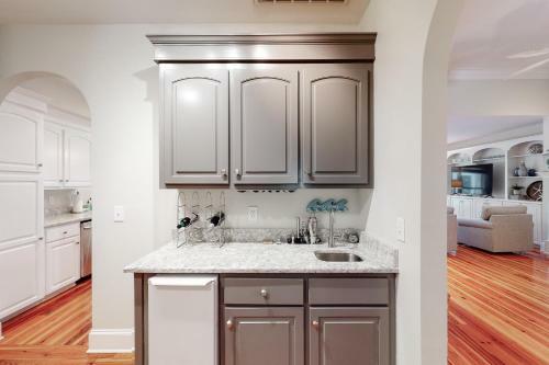 3074 Baywood