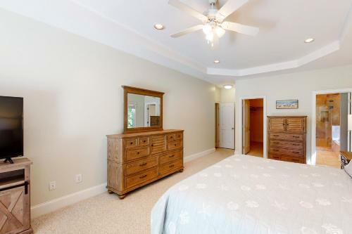 3074 Baywood