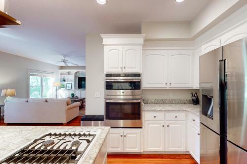 3074 Baywood