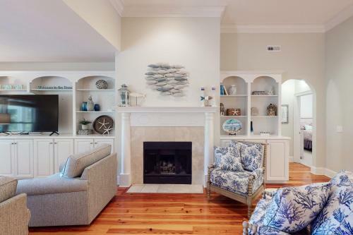 3074 Baywood