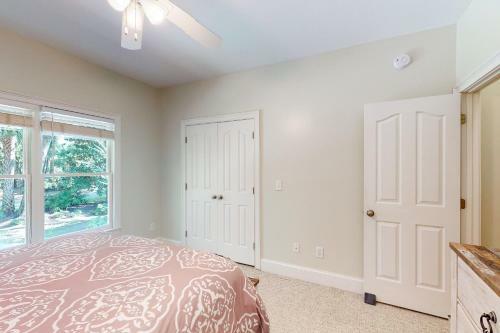 3074 Baywood
