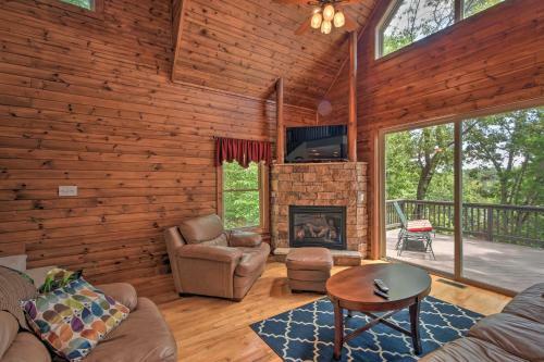 Spacious Family Retreat Steps To Lake Keowee