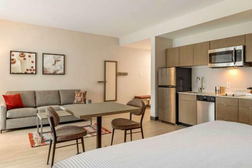 Cambria Hotel Rock Hill - University Center