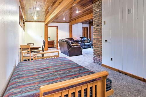 Custer Home With Deck And Porch - Walk Downtown!