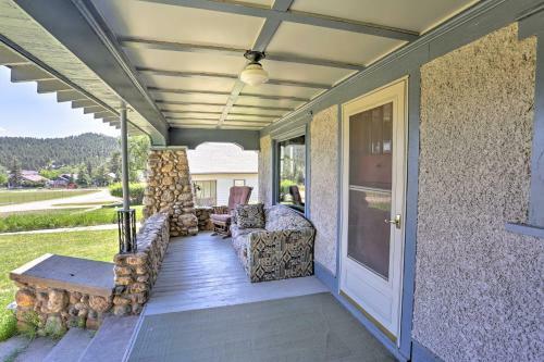 Custer Home With Deck And Porch - Walk Downtown!