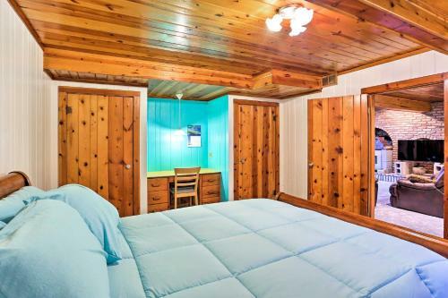 Custer Home With Deck And Porch - Walk Downtown!