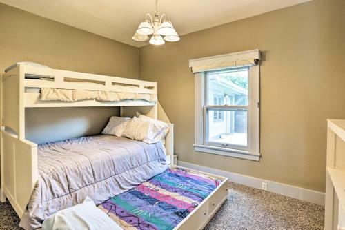 Custer Home With Deck And Porch - Walk Downtown!