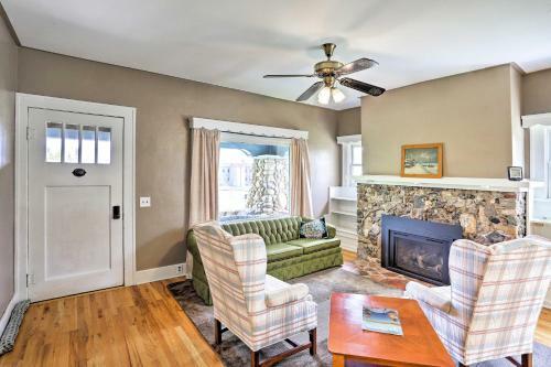 Custer Home With Deck And Porch - Walk Downtown!
