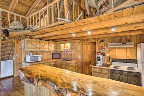Custom Belle Fourche Cabin Big Group Retreat