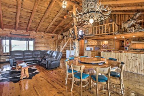 Custom Belle Fourche Cabin Big Group Retreat