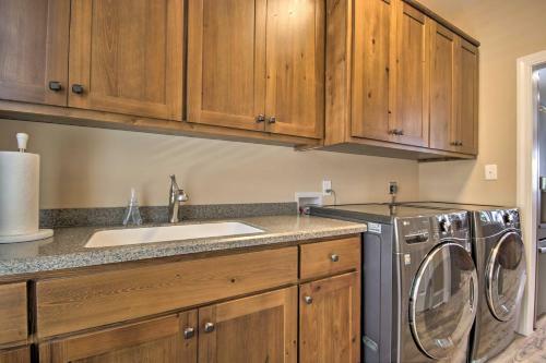 Newly Built Lakefront Home With Dock And Kayaks!