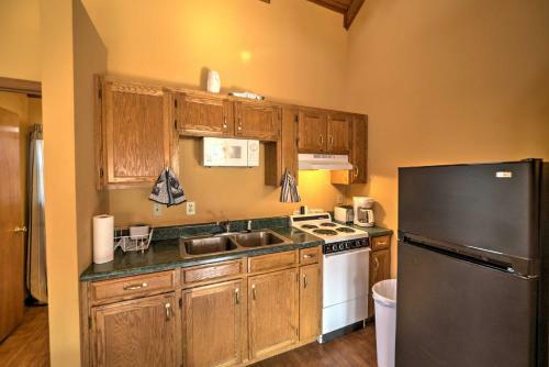 Peaceful Reliance Cabin With Deck On Hiwassee River!