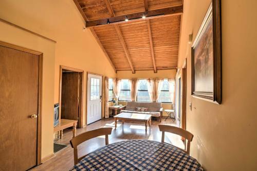 Peaceful Reliance Cabin With Deck On Hiwassee River!