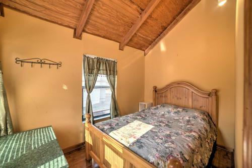 Peaceful Reliance Cabin With Deck On Hiwassee River!