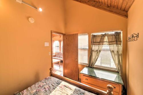 Peaceful Reliance Cabin With Deck On Hiwassee River!
