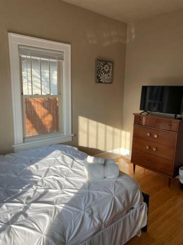 Exclusive Home Perfectly Situated For All Guests!!