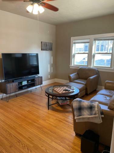 Exclusive Home Perfectly Situated For All Guests!!
