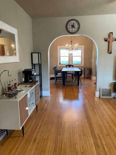 Exclusive Home Perfectly Situated For All Guests!!