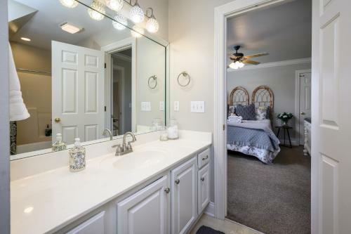 Spacious Home Home
